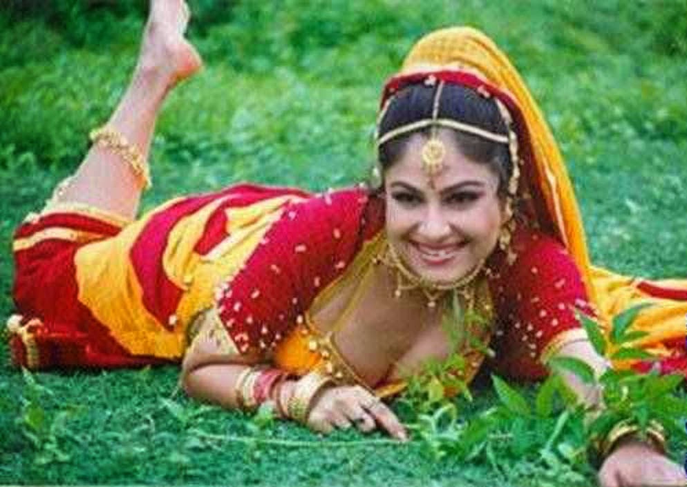 ayesha jhulka hd wallpaper